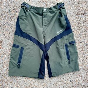 Bergrisar Men’s Cyling Mountain Army Green Shorts Size XL